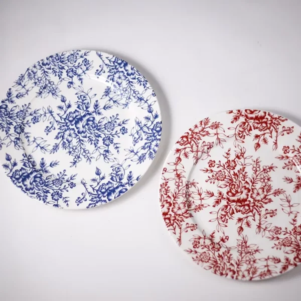 PLATO PLAYO BLANCO C/ FLOR AZUL Y ROJO